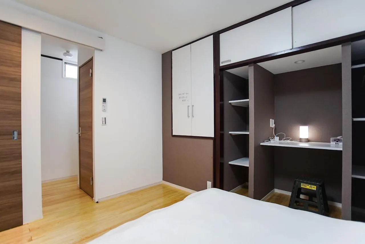 Skytree View Asakusa: 3-Minute Metro Walk, Smart Amenities Tokyo Apartment